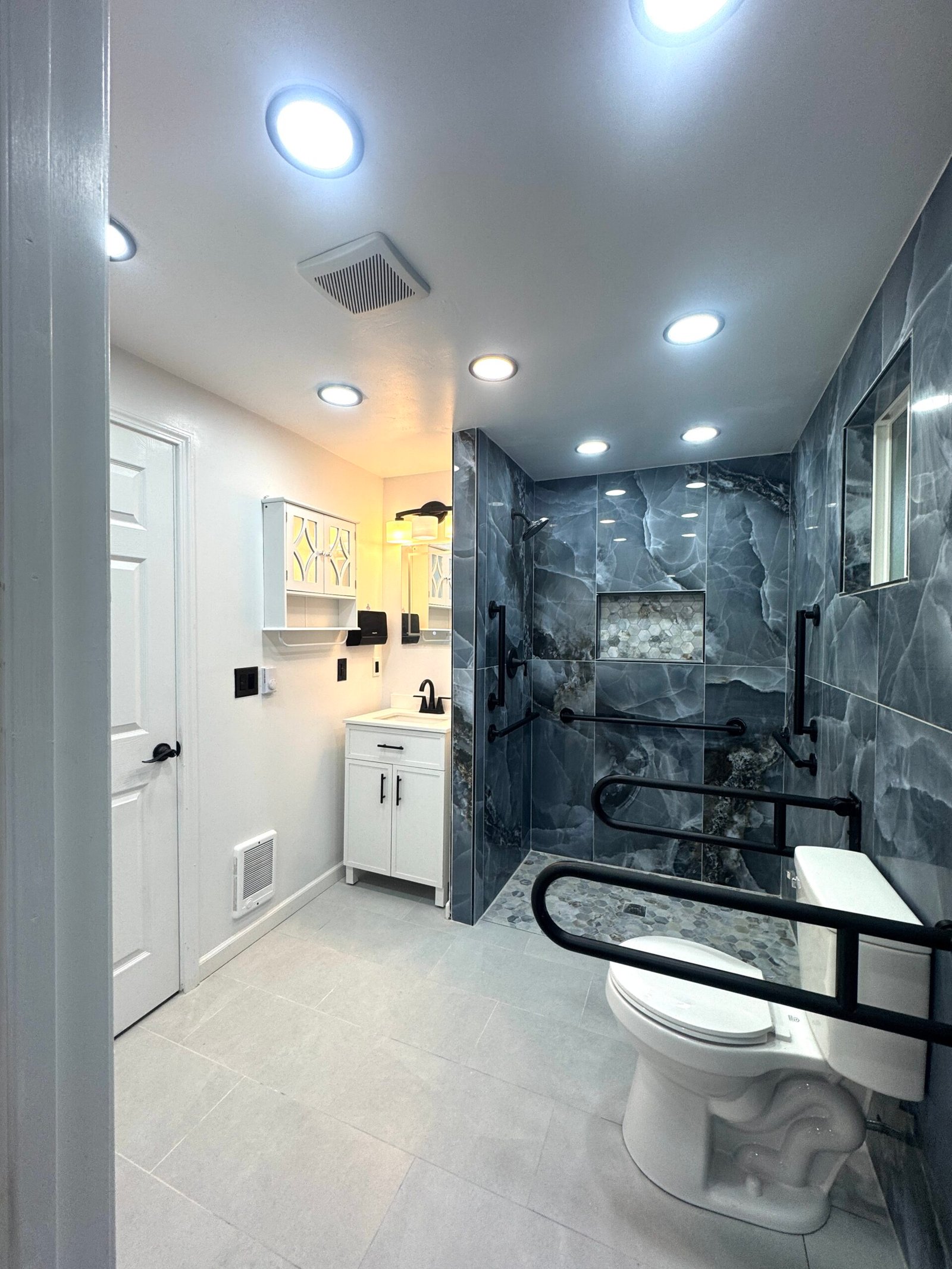 2nd Bathroom